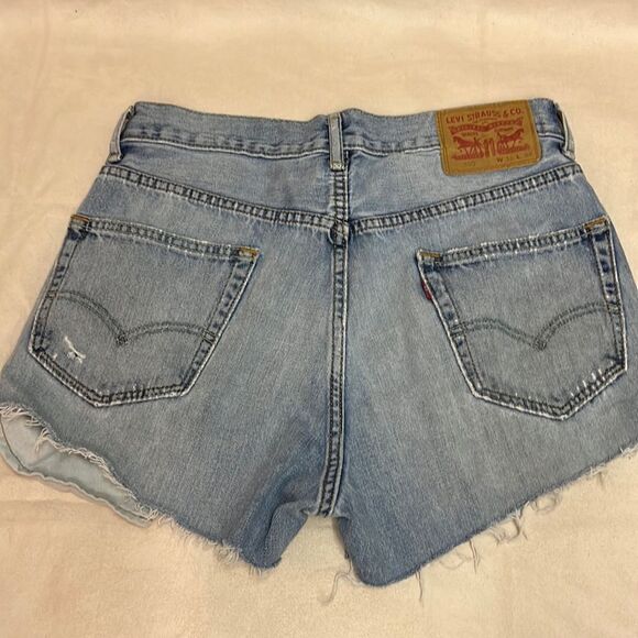 Levi's 550 Distressed Denim Cutoff Jean Shorts Size 6 - Picture 5 of 8
